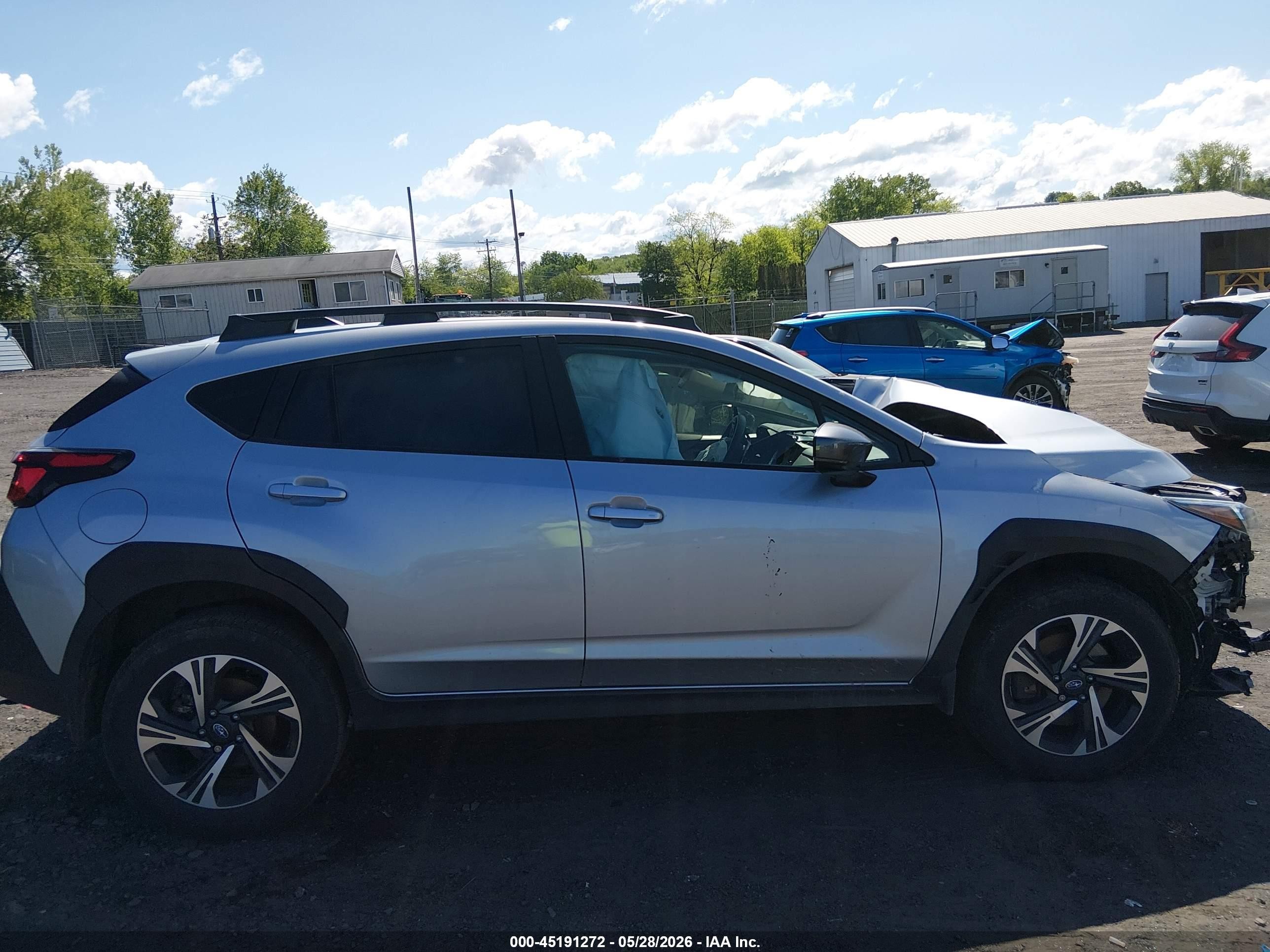 2024 Subaru Crosstrek Premium Silver vin: JF2GUADC0R8887449