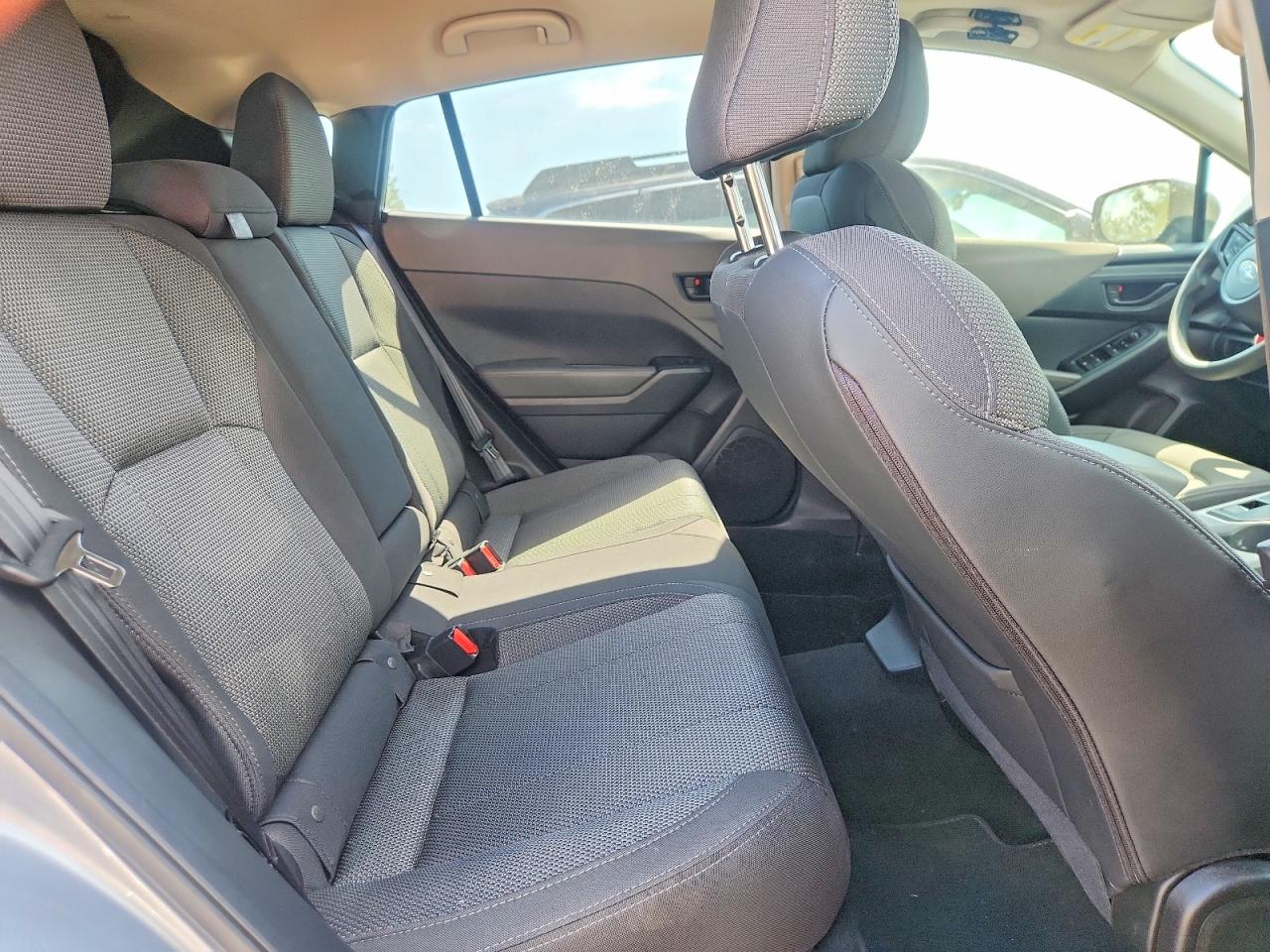 2024 Subaru Crosstrek Premium Silver vin: JF2GUADC2RH358830