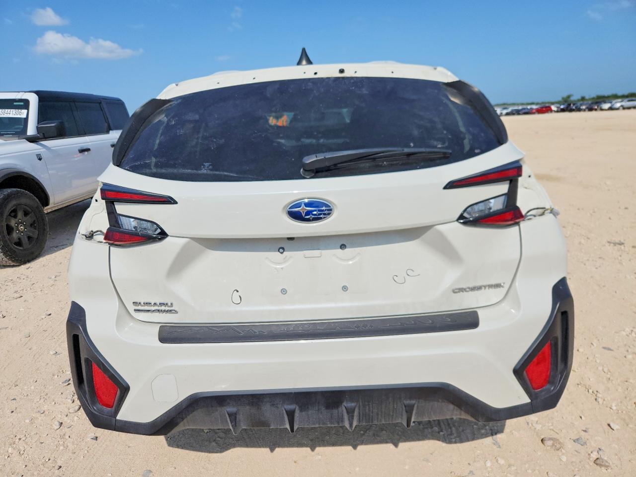 2024 Subaru Crosstrek Premium White vin: JF2GUADC3R8254833