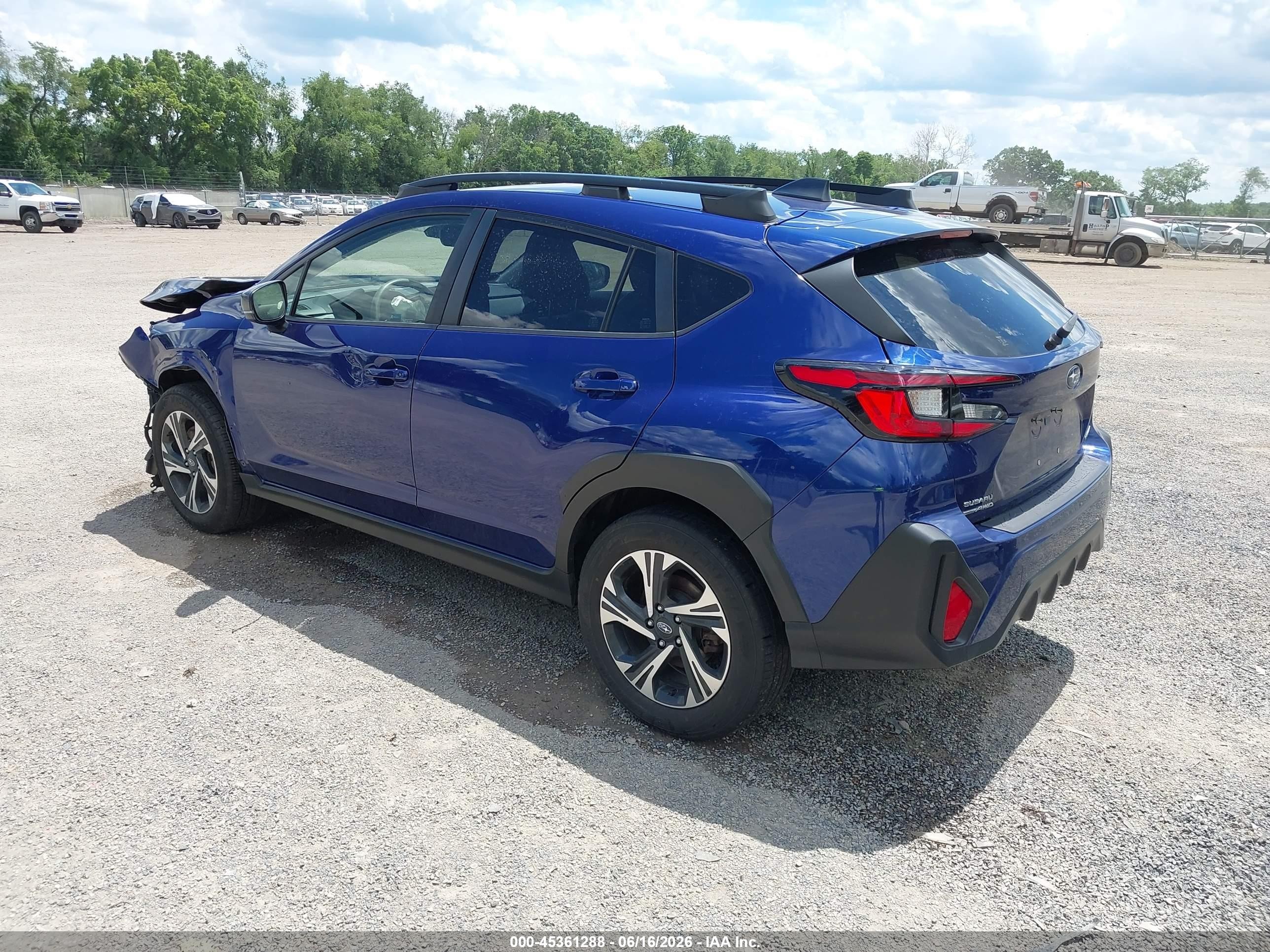 2024 Subaru Crosstrek Premium Blue vin: JF2GUADC4R8268269