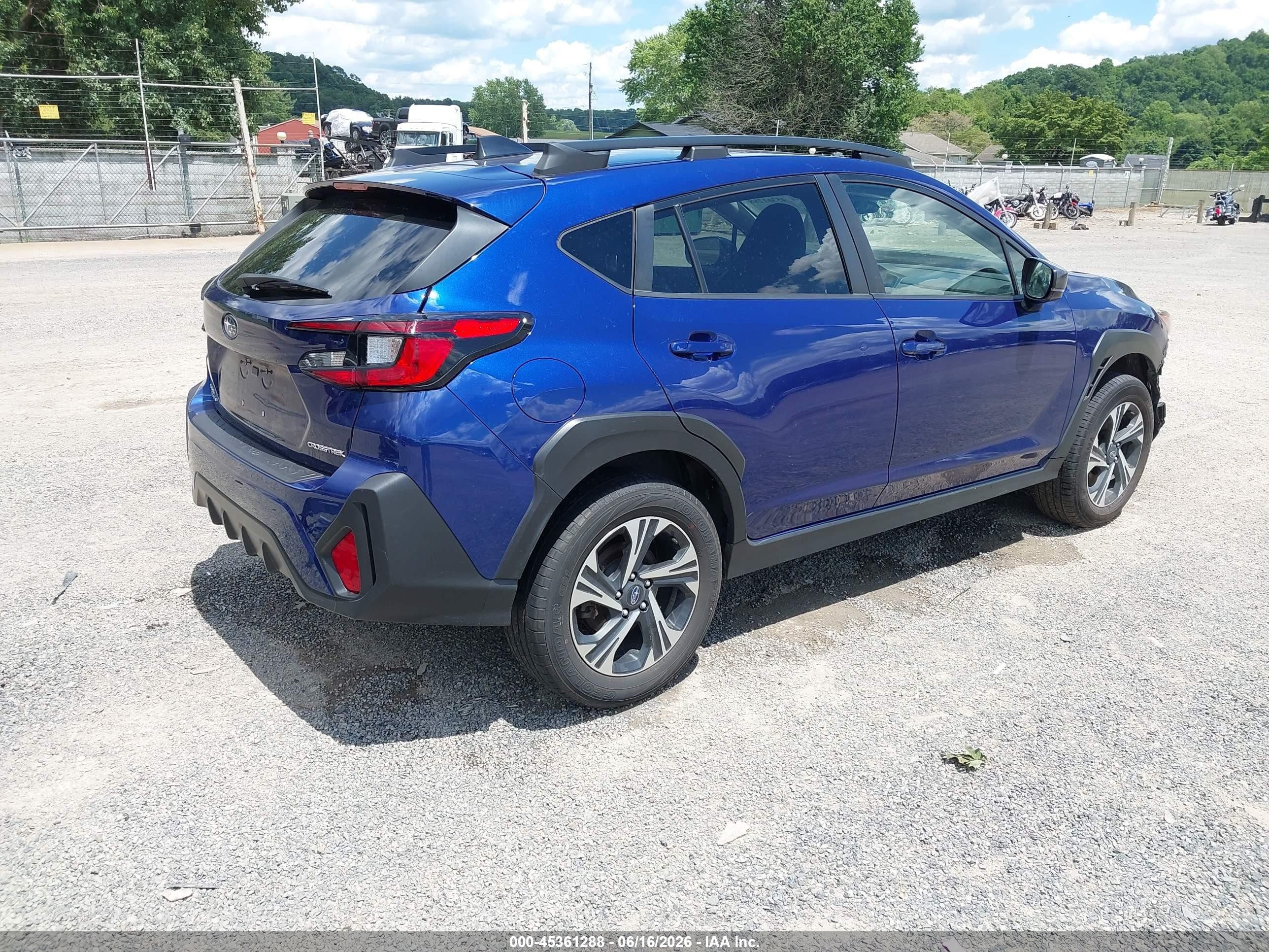 2024 Subaru Crosstrek Premium Blue vin: JF2GUADC4R8268269