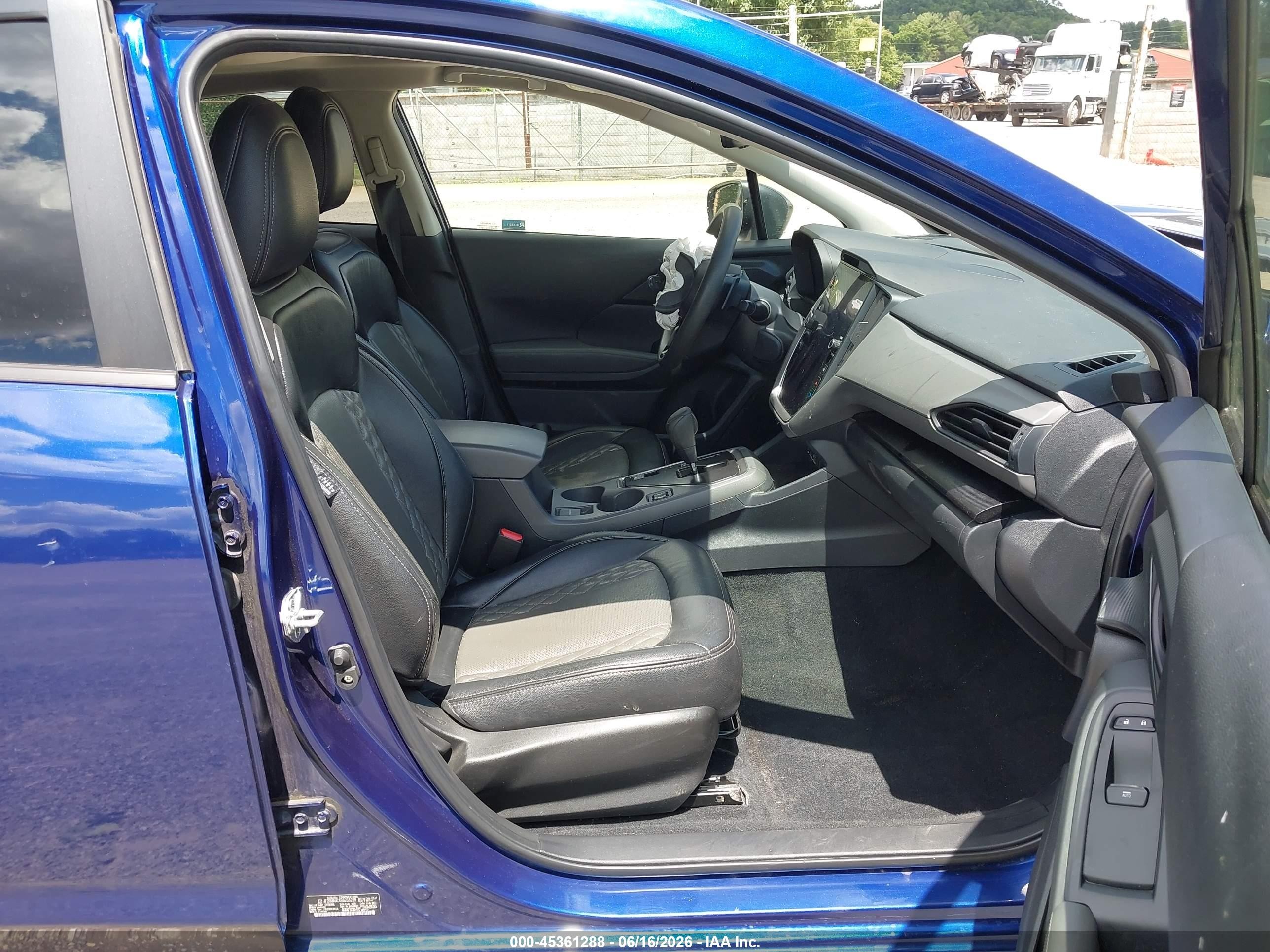 2024 Subaru Crosstrek Premium Blue vin: JF2GUADC4R8268269