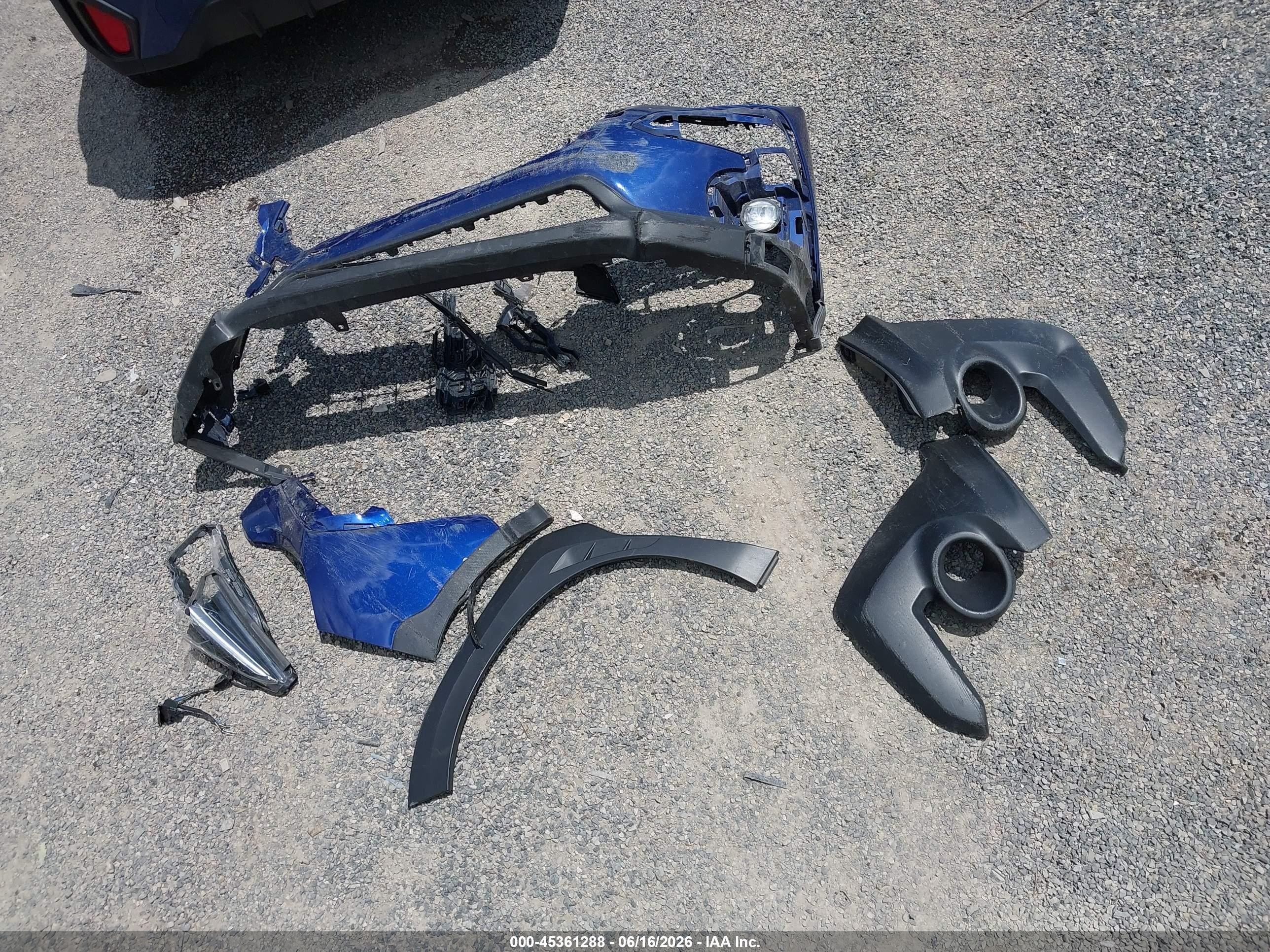 2024 Subaru Crosstrek Premium Blue vin: JF2GUADC4R8268269