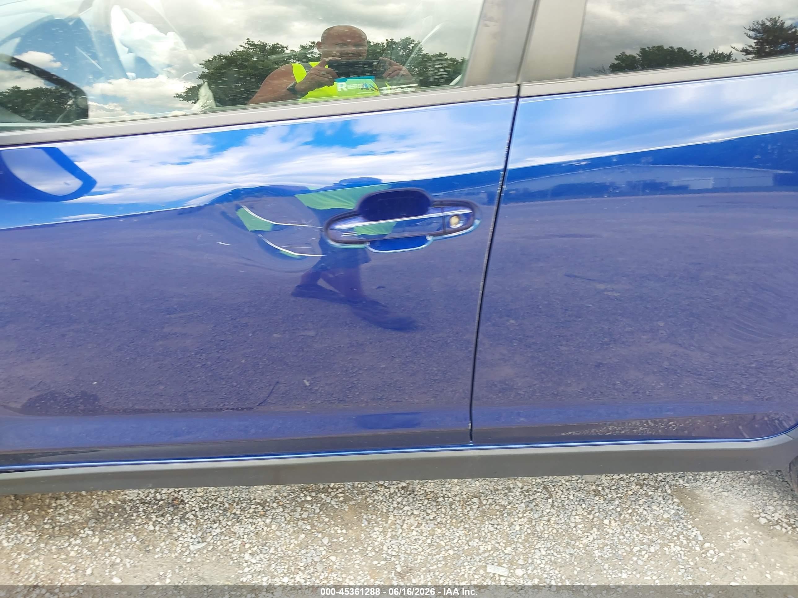 2024 Subaru Crosstrek Premium Blue vin: JF2GUADC4R8268269
