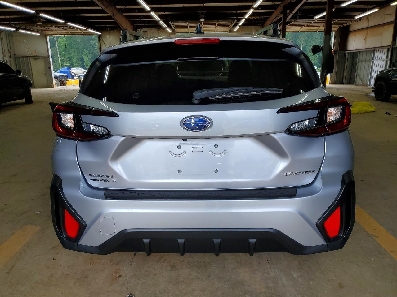 2024 Subaru Crosstrek Premium Silver vin: JF2GUADC5R8222689