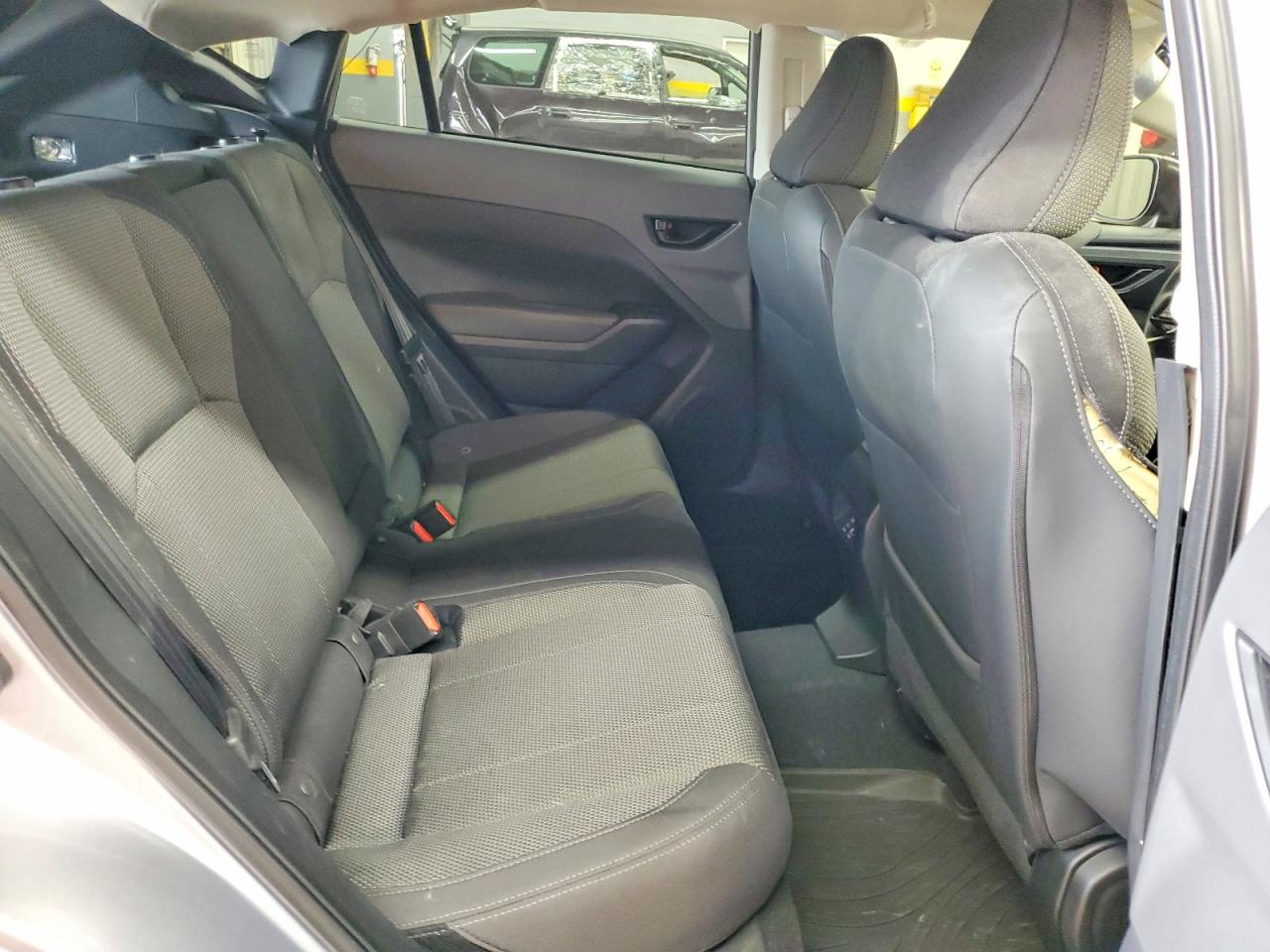 2024 Subaru Crosstrek Premium Silver vin: JF2GUADC5R8222689