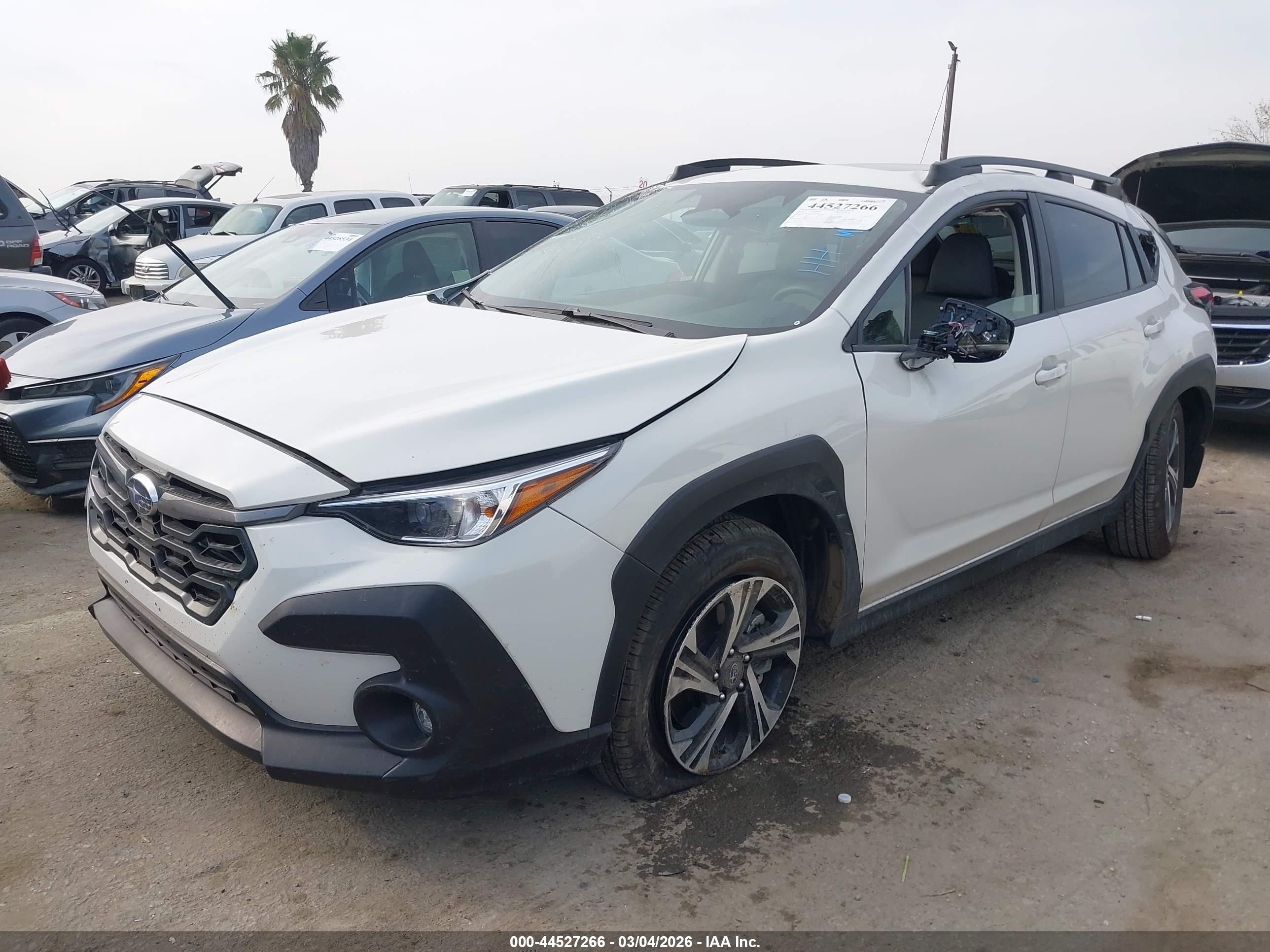 2024 Subaru Crosstrek Premium White vin: JF2GUADC5R8889861