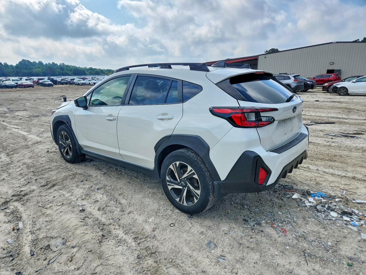 2024 Subaru Crosstrek Premium White vin: JF2GUADC6R8206615