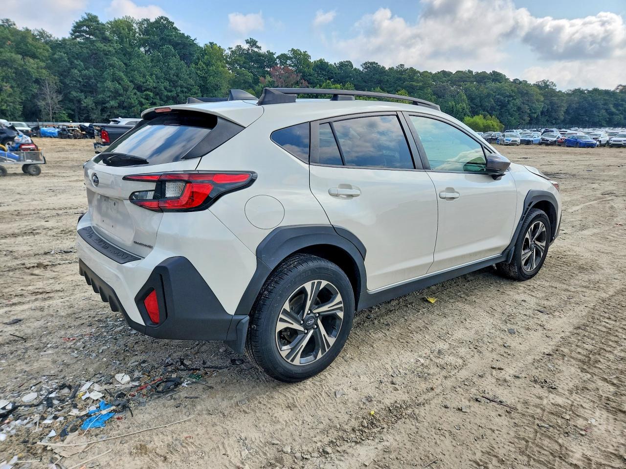 2024 Subaru Crosstrek Premium White vin: JF2GUADC6R8206615