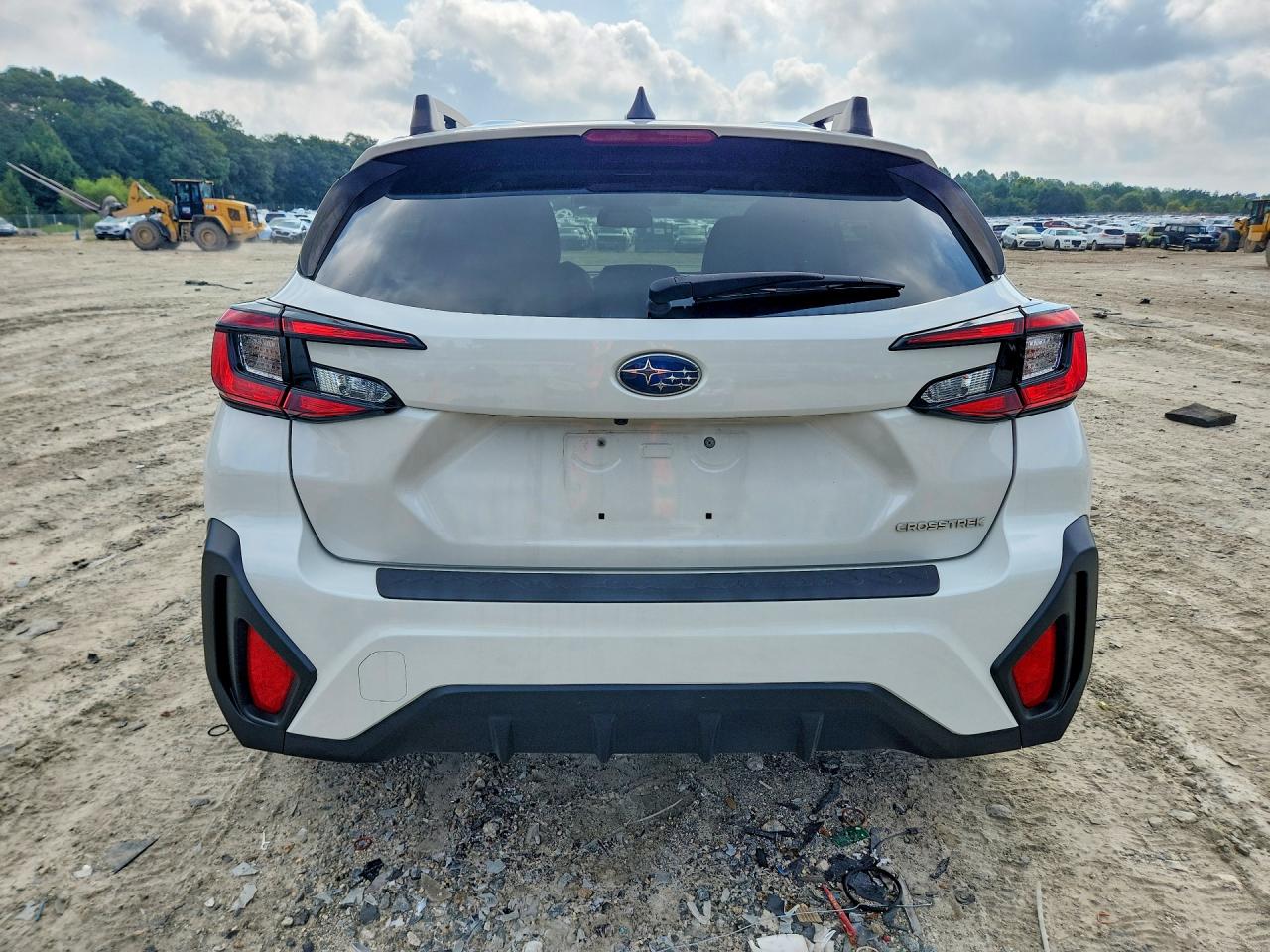 2024 Subaru Crosstrek Premium White vin: JF2GUADC6R8206615