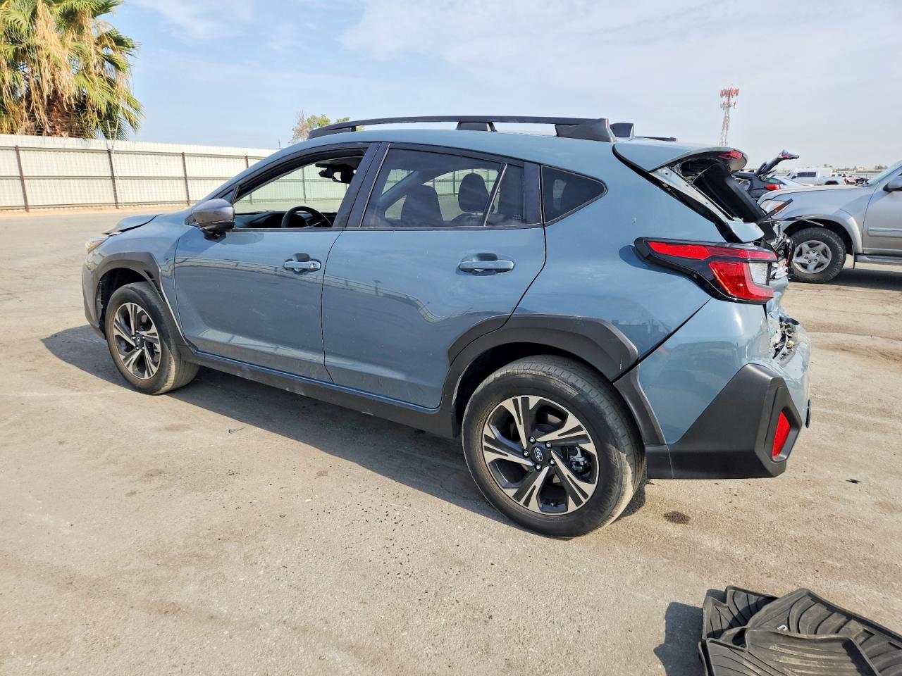 2024 Subaru Crosstrek Premium Blue vin: JF2GUADCXRH282791