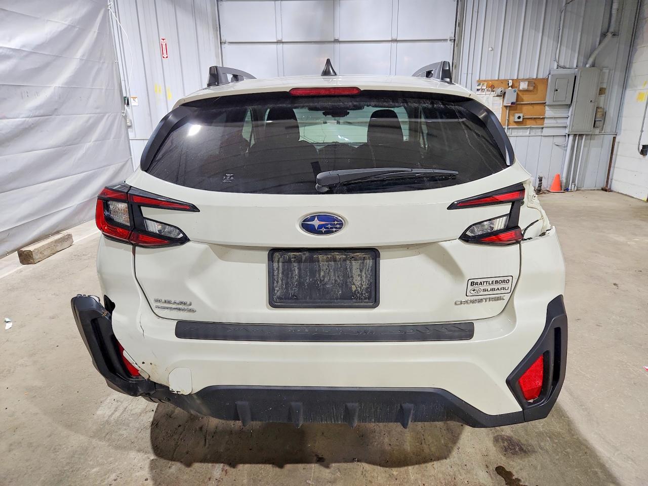 2025 Subaru Crosstrek Premium White vin: JF2GUHDC1S8225801