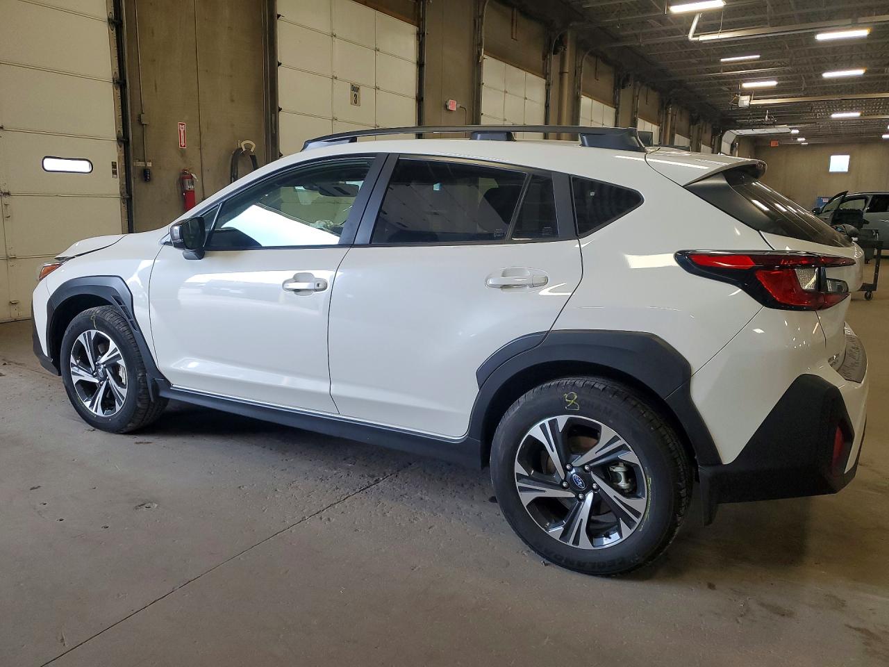 2025 Subaru Crosstrek Premium White vin: JF2GUHDC2S8339175
