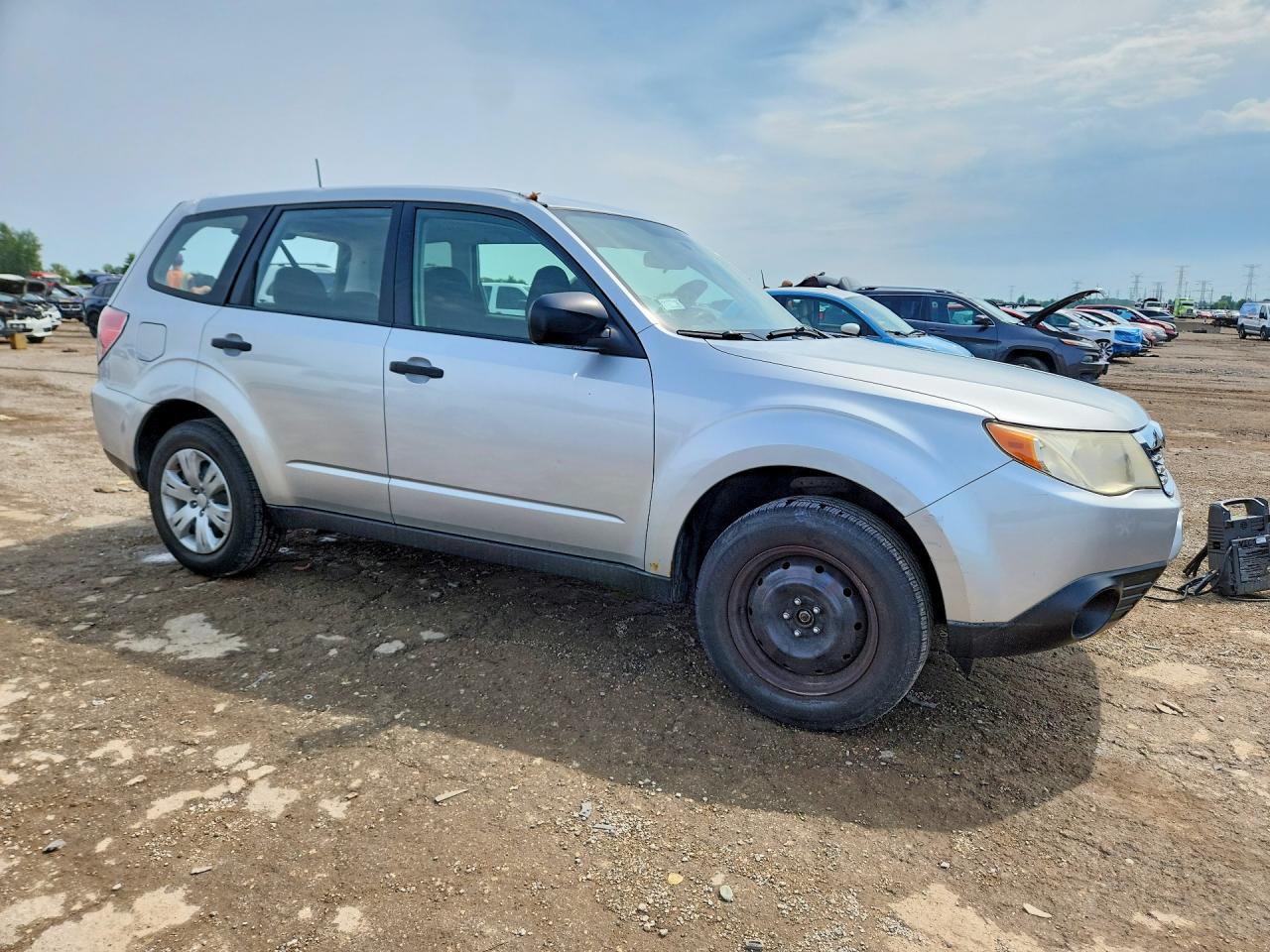 2009 Subaru Forester 2.5x Silver vin: JF2SH61609G788114