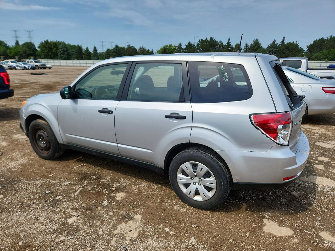 2009 Subaru Forester 2.5x Silver vin: JF2SH61609G788114