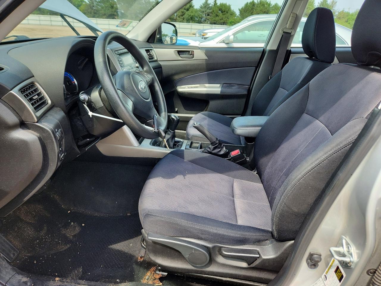 2009 Subaru Forester 2.5x Silver vin: JF2SH61609G788114