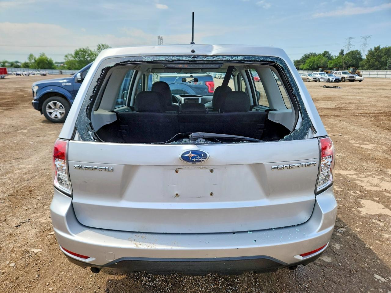 2009 Subaru Forester 2.5x Silver vin: JF2SH61609G788114