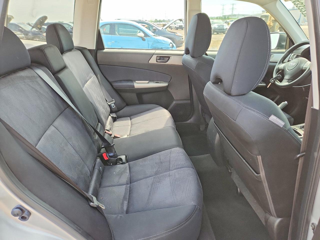 2009 Subaru Forester 2.5x Silver vin: JF2SH61609G788114
