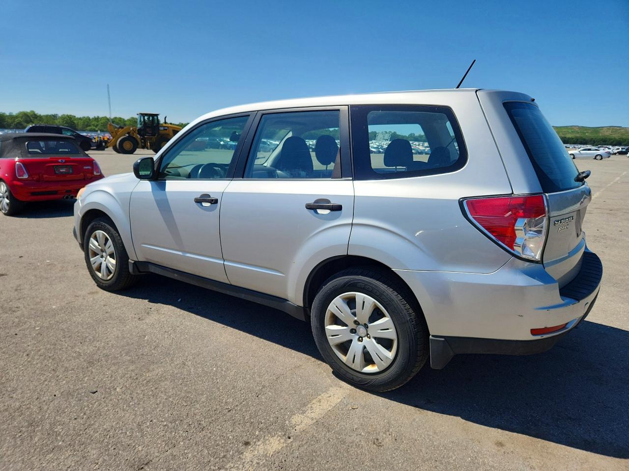2009 Subaru Forester 2.5x Silver vin: JF2SH61609H717036