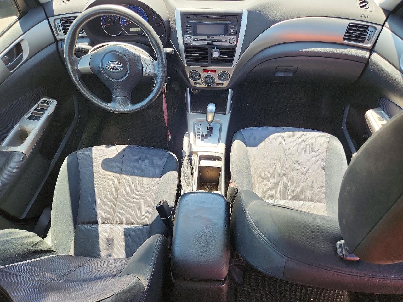 2009 Subaru Forester 2.5x Silver vin: JF2SH61609H717036