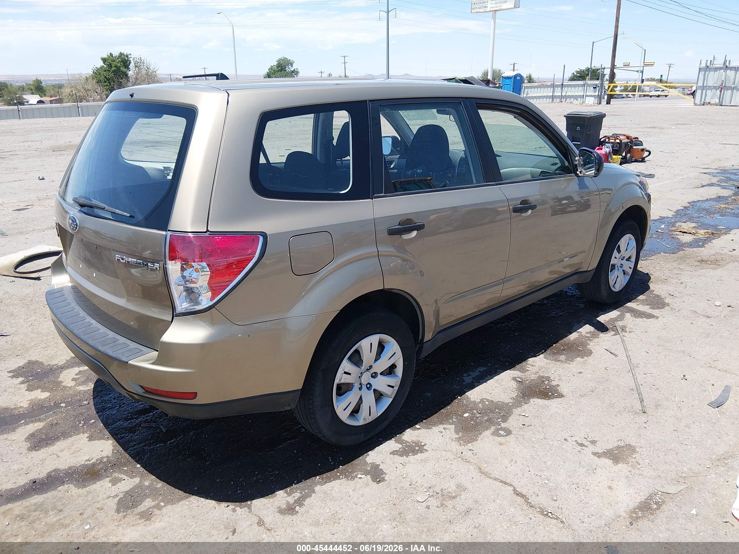 2009 Subaru Forester 2.5x Gold vin: JF2SH61609H755723