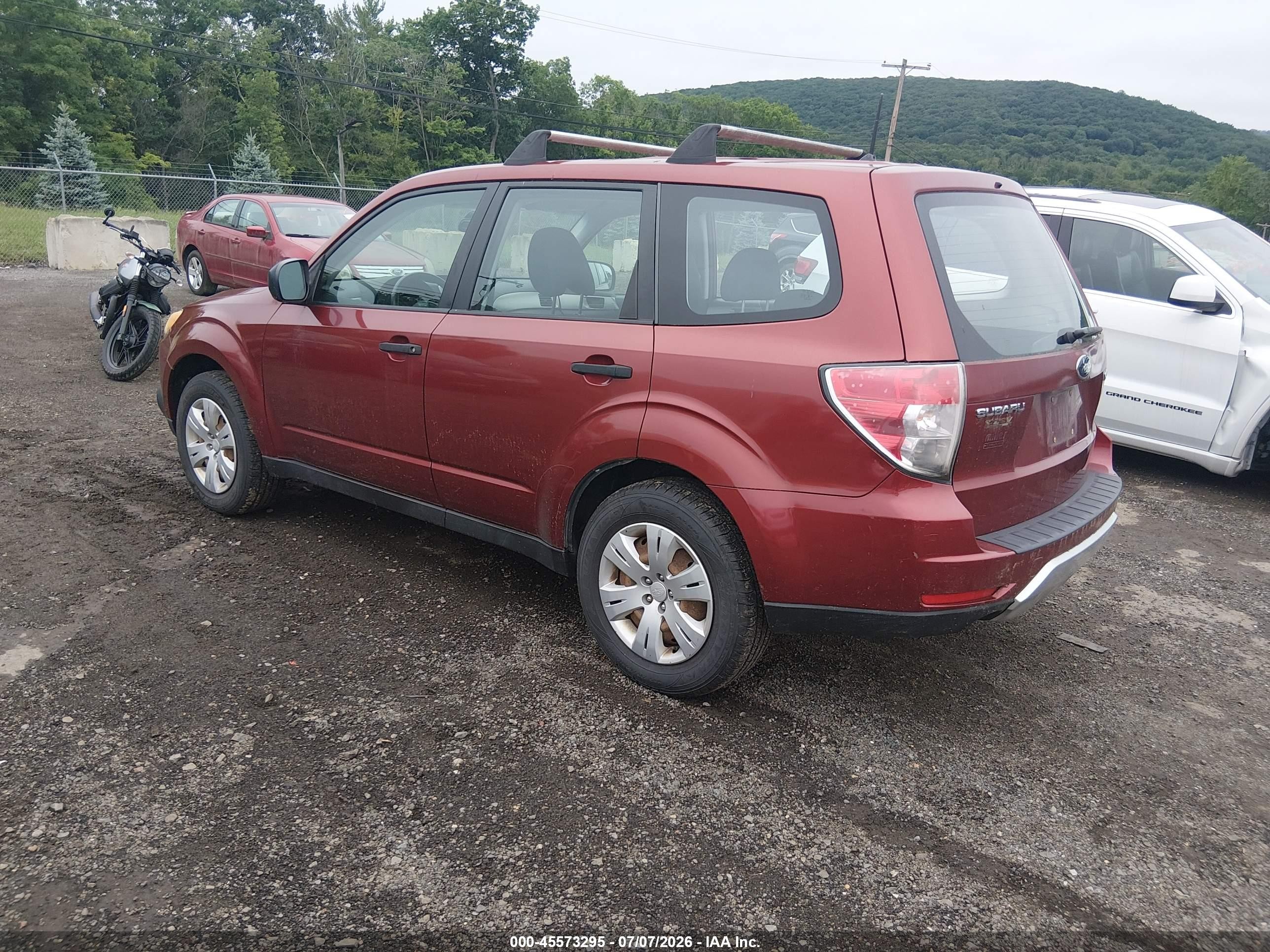 2009 Subaru Forester 2.5x Red vin: JF2SH61609H756161