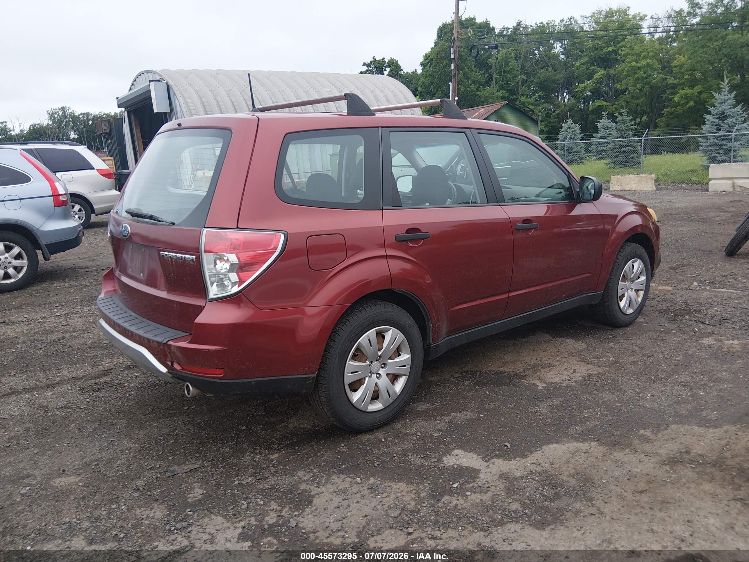 2009 Subaru Forester 2.5x Red vin: JF2SH61609H756161