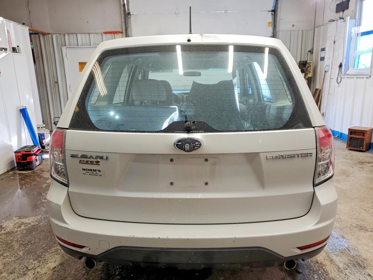 2009 Subaru Forester 2.5x White vin: JF2SH61609H761800