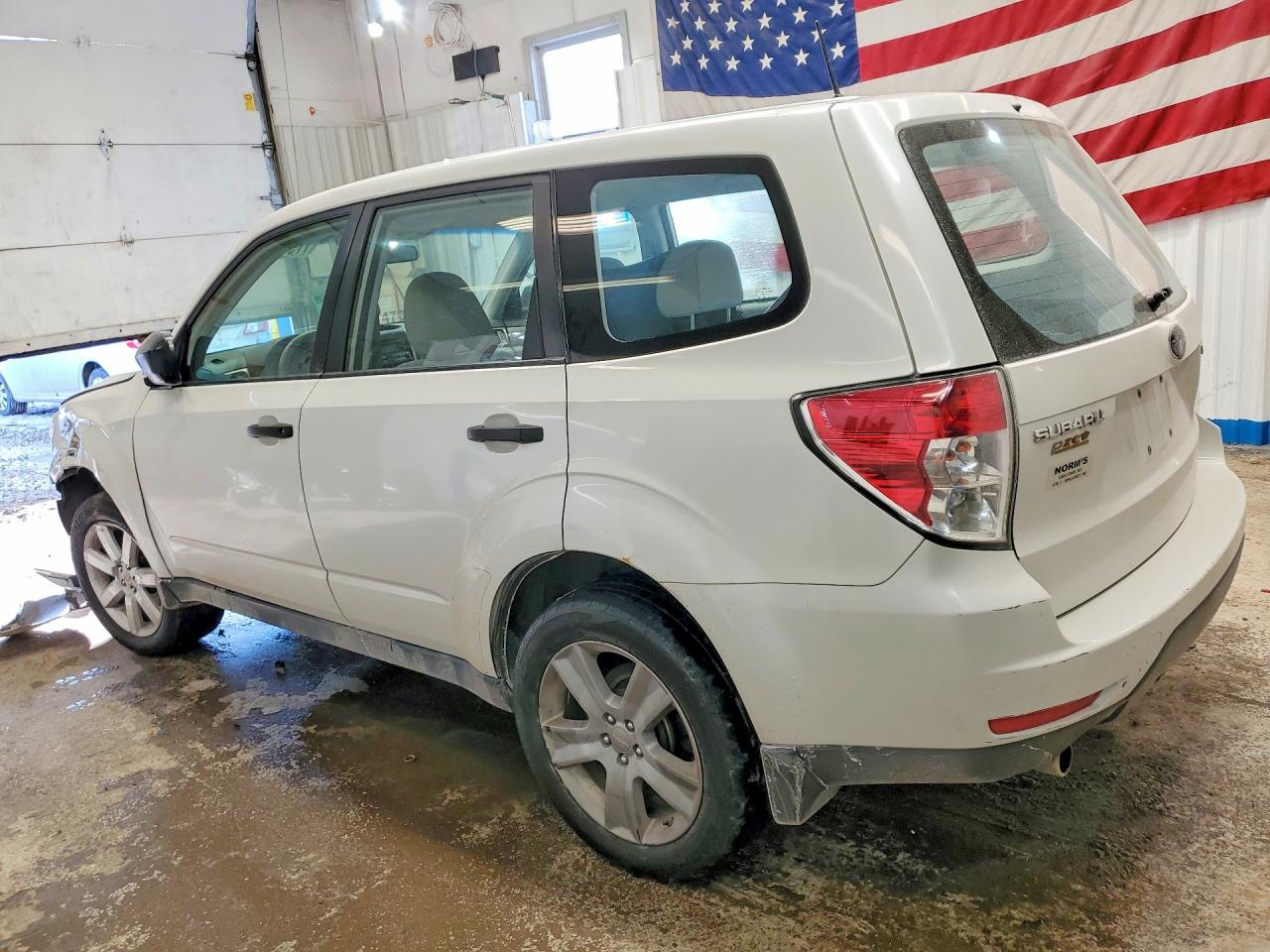 2009 Subaru Forester 2.5x White vin: JF2SH61609H761800