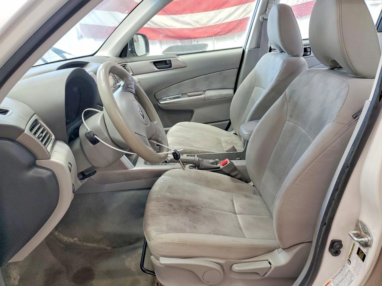 2009 Subaru Forester 2.5x White vin: JF2SH61609H761800