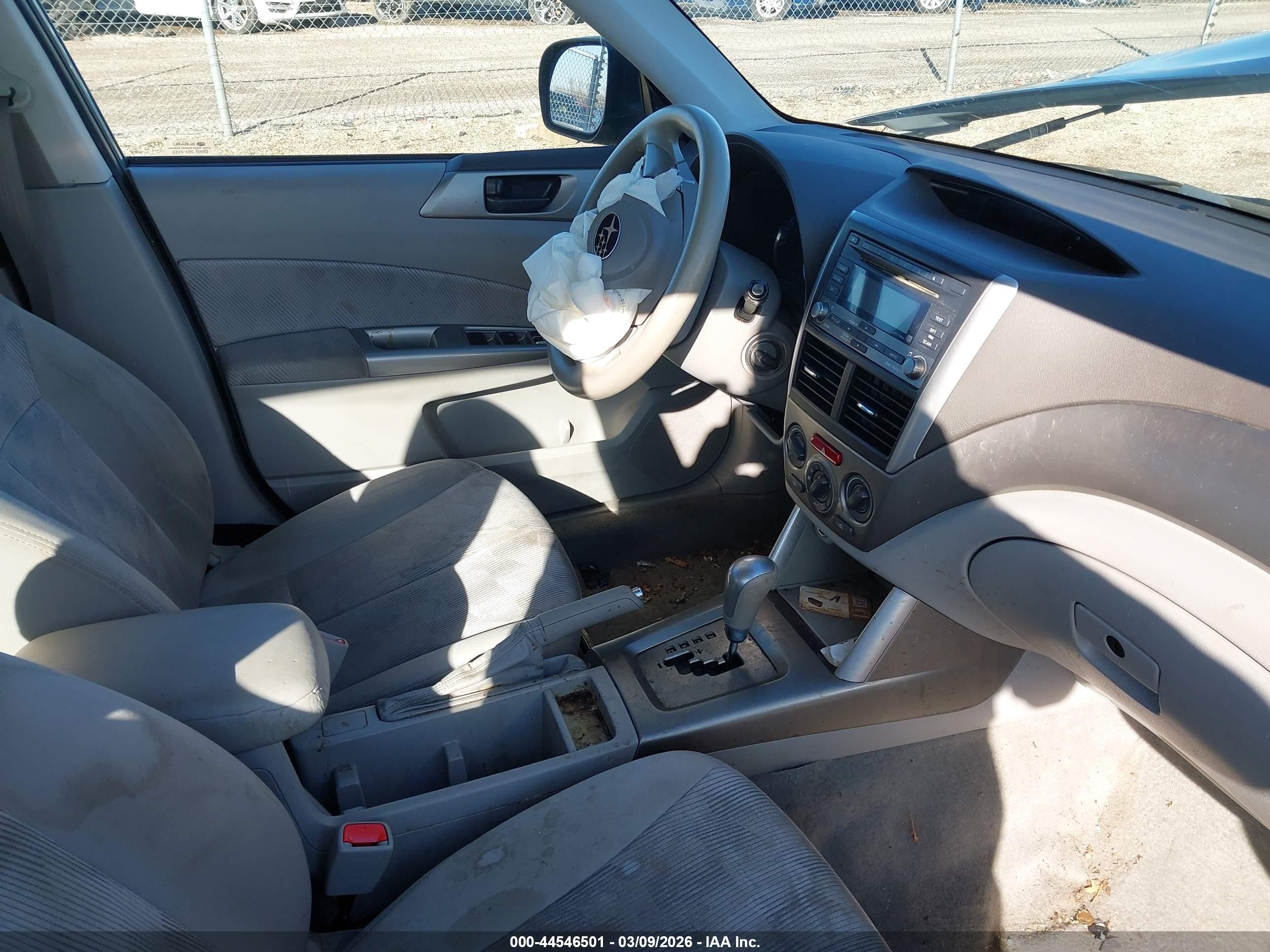 2009 Subaru Forester 2.5x Серый vin: JF2SH61609H773820