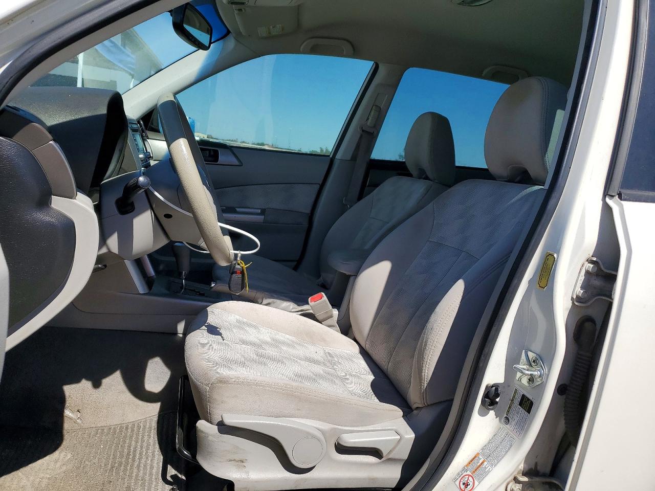 2009 Subaru Forester 2.5x White vin: JF2SH61609H777348