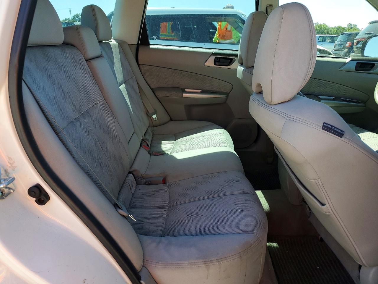 2009 Subaru Forester 2.5x White vin: JF2SH61609H777348