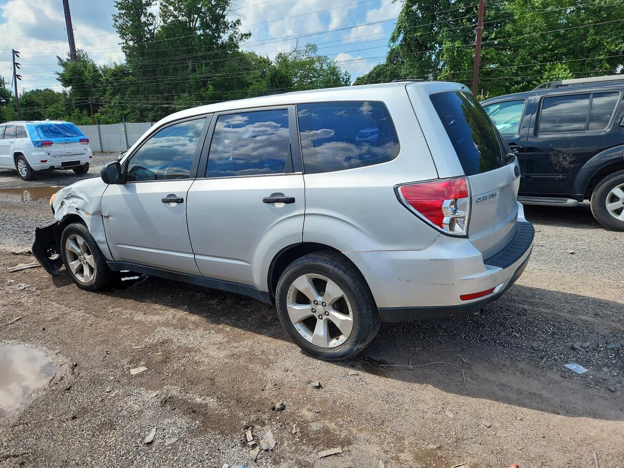 2009 Subaru Forester 2.5x Silver vin: JF2SH61609H783795