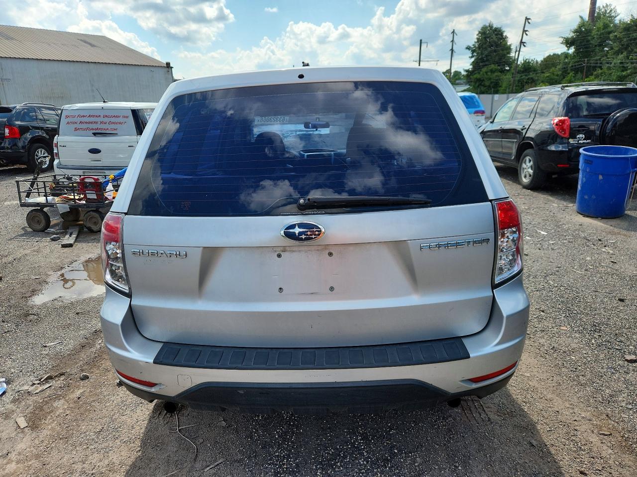 2009 Subaru Forester 2.5x Silver vin: JF2SH61609H783795