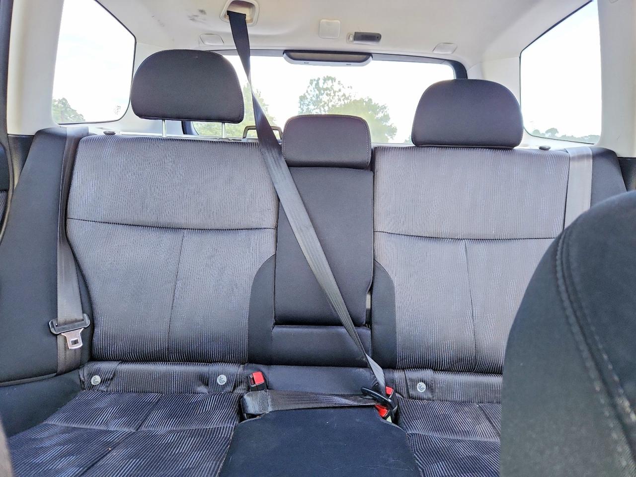 2009 Subaru Forester 2.5x Silver vin: JF2SH61609H783795