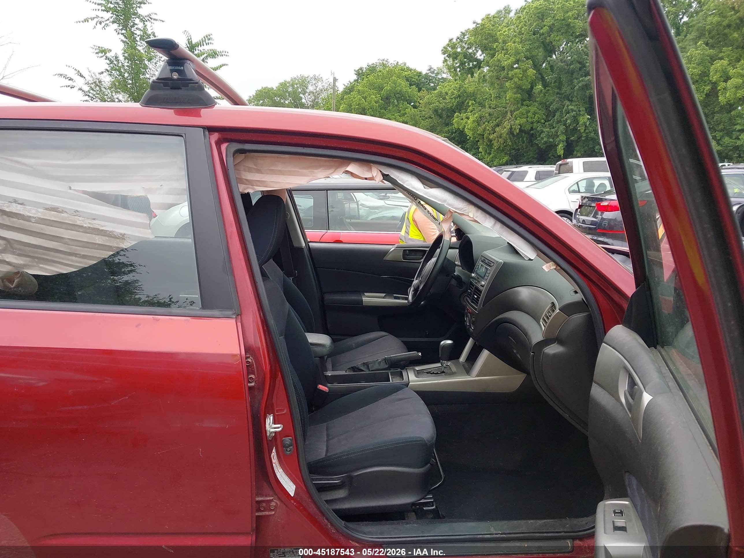 2009 Subaru Forester 2.5x Red vin: JF2SH61619H791727