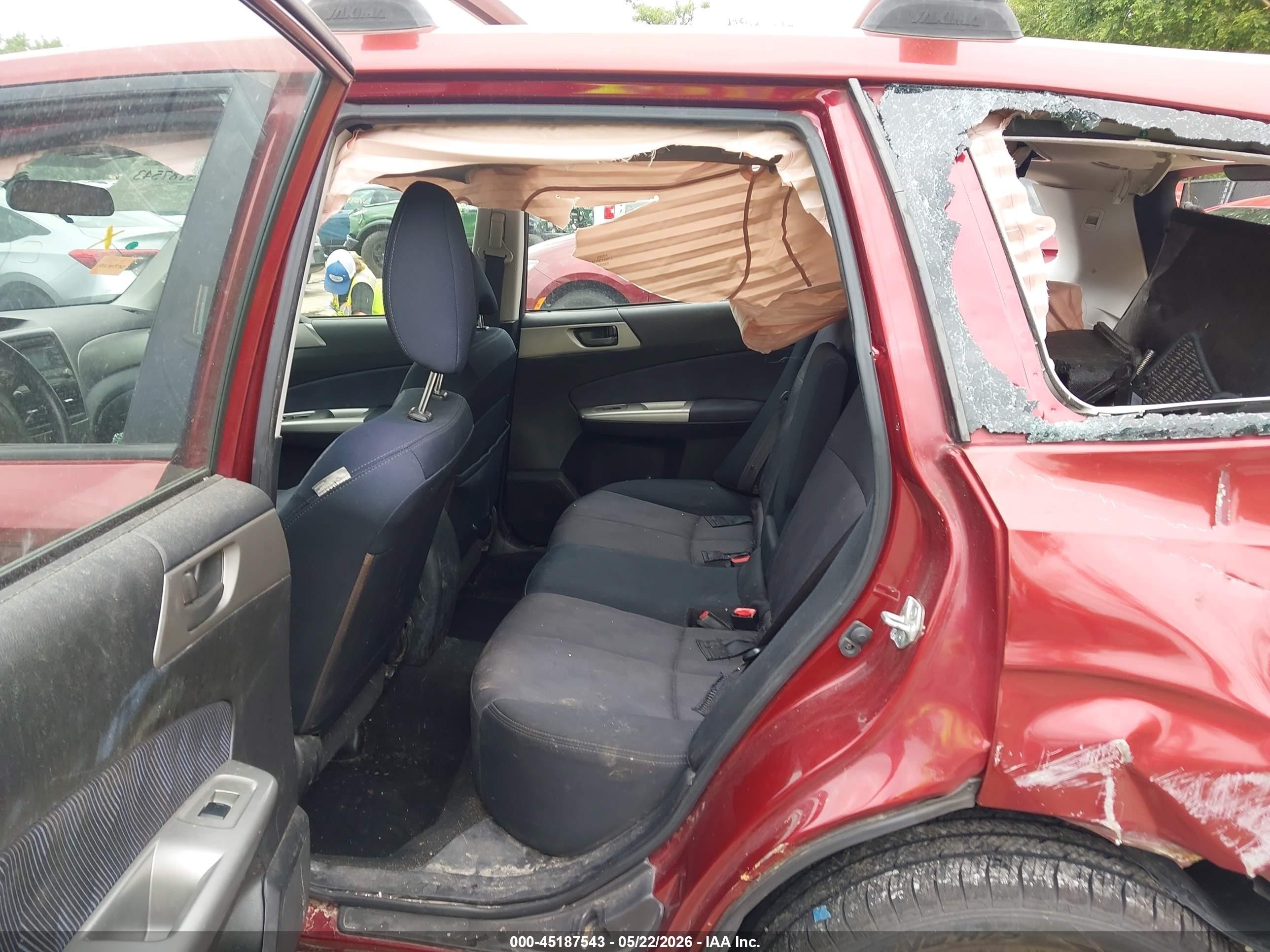 2009 Subaru Forester 2.5x Red vin: JF2SH61619H791727