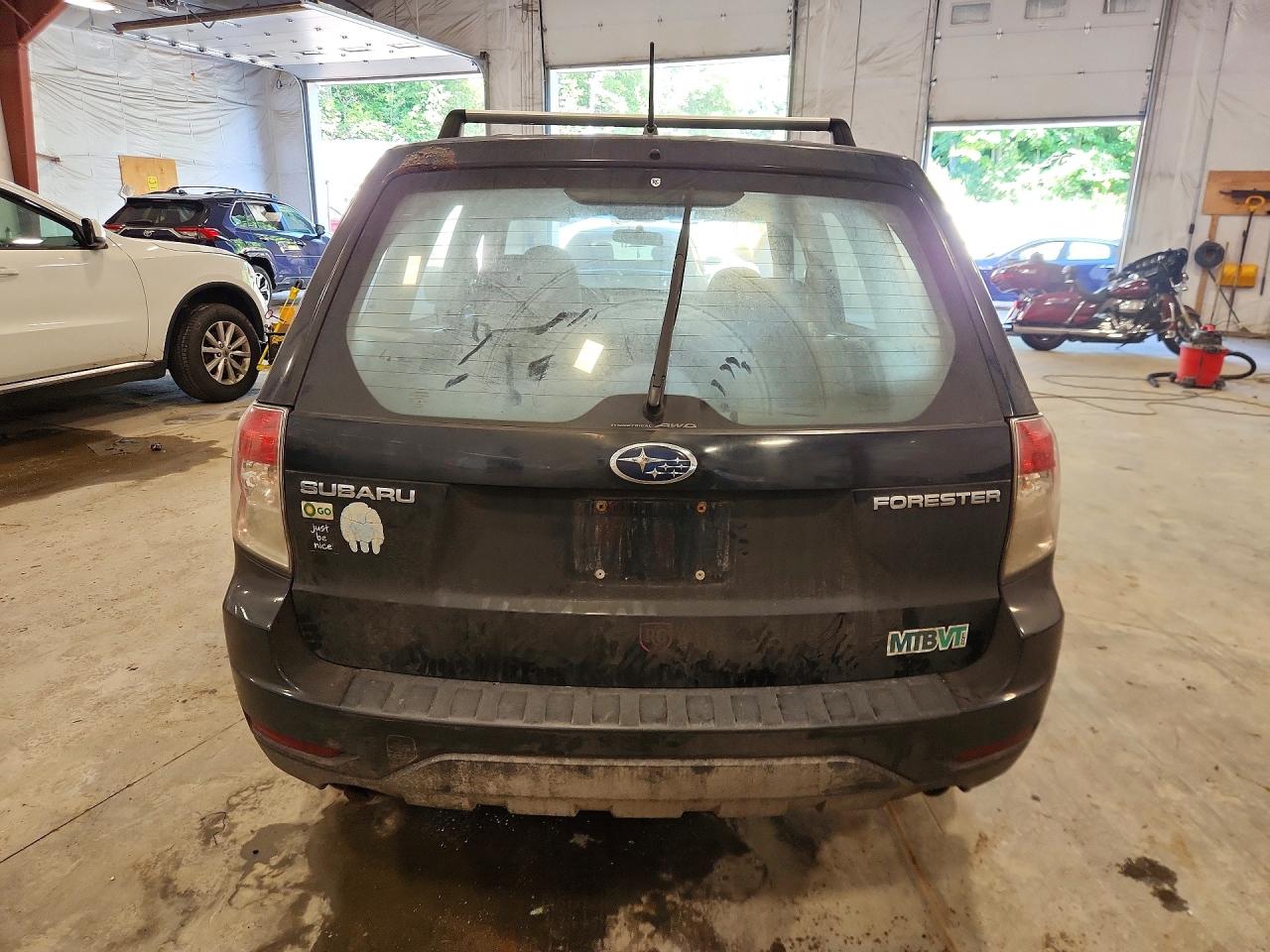 2009 Subaru Forester 2.5x Black vin: JF2SH61629H712193