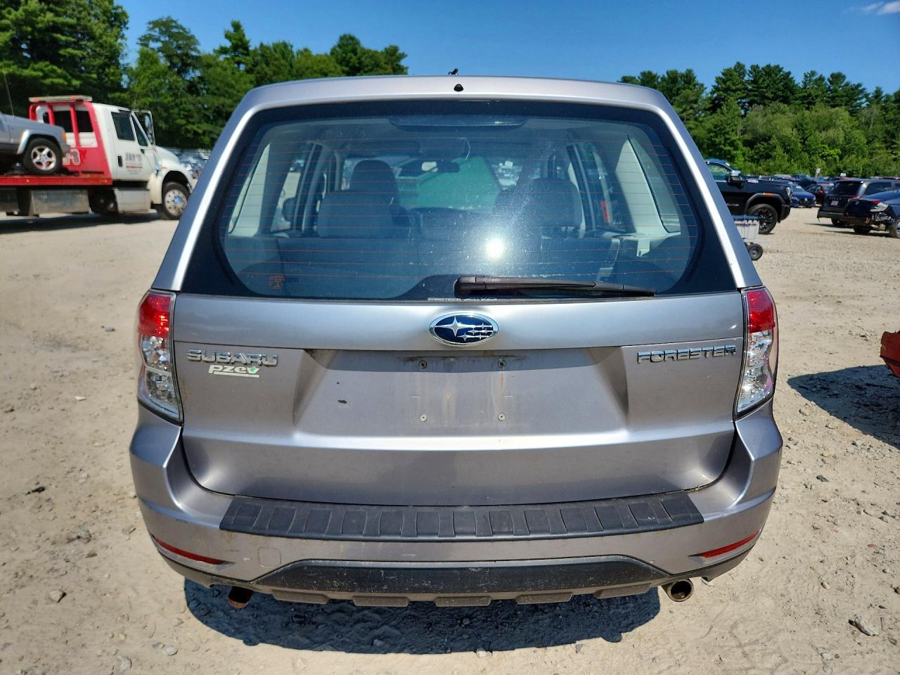 2009 Subaru Forester 2.5x Silver vin: JF2SH61629H778906