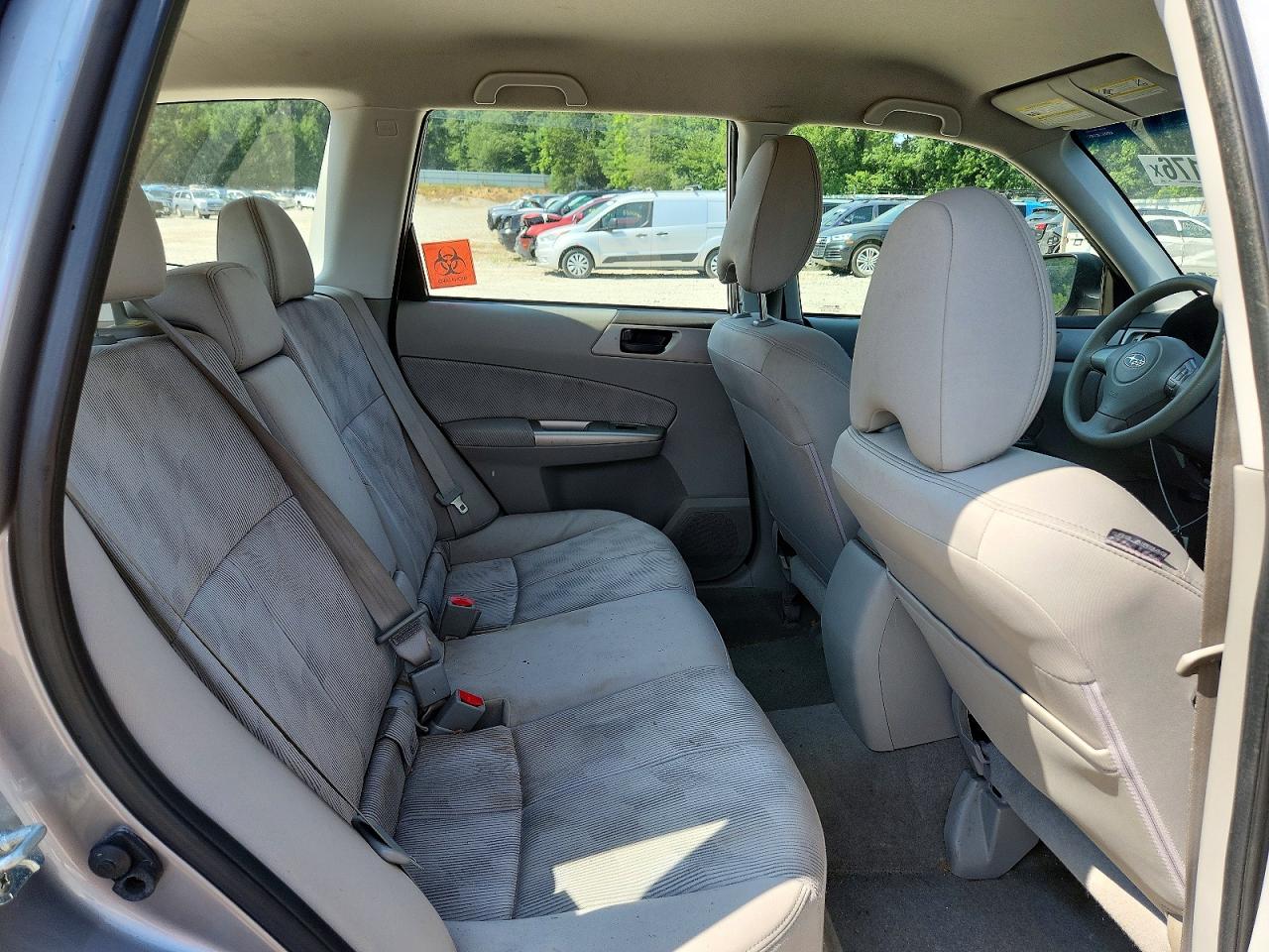 2009 Subaru Forester 2.5x Silver vin: JF2SH61629H778906