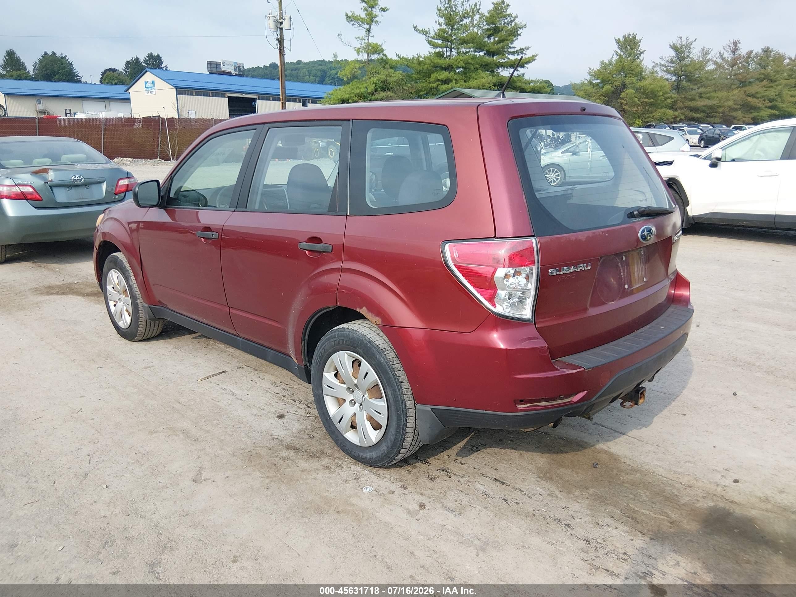 2009 Subaru Forester 2.5x Red vin: JF2SH61629H780462
