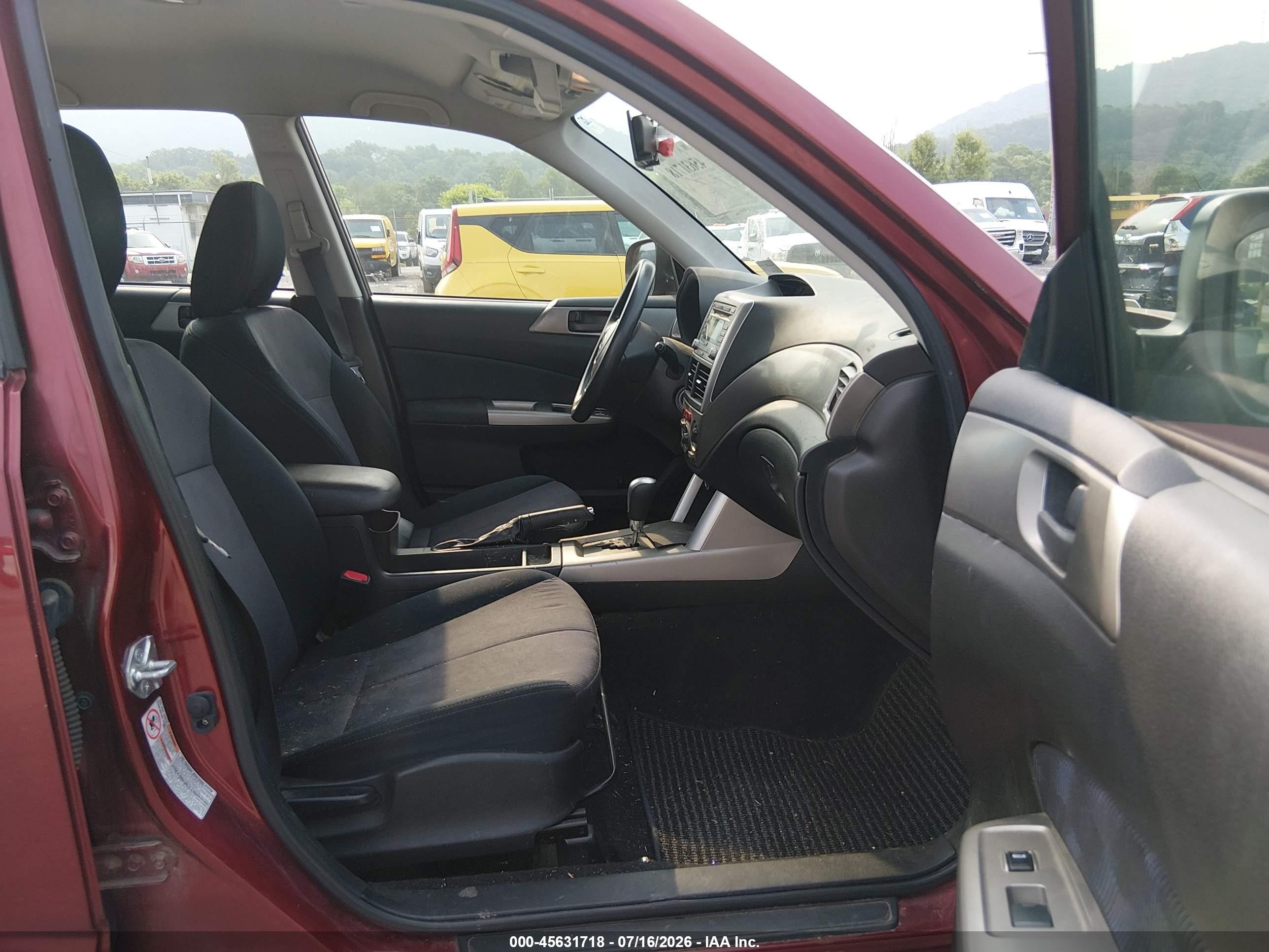 2009 Subaru Forester 2.5x Red vin: JF2SH61629H780462