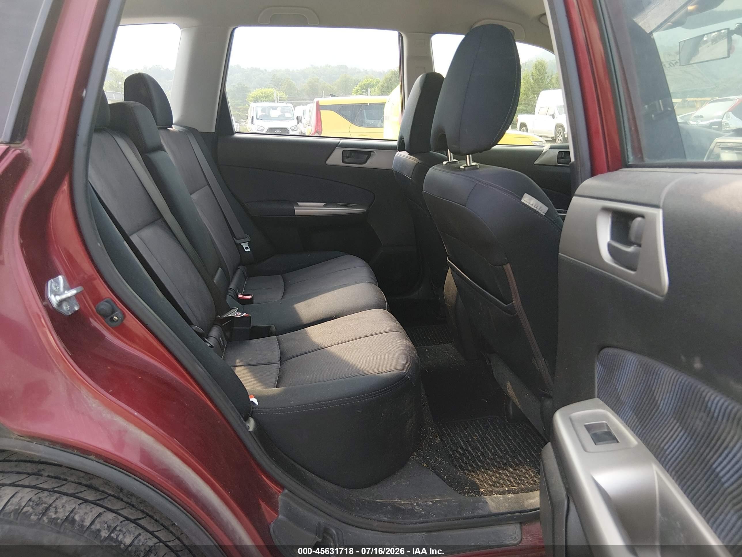 2009 Subaru Forester 2.5x Red vin: JF2SH61629H780462
