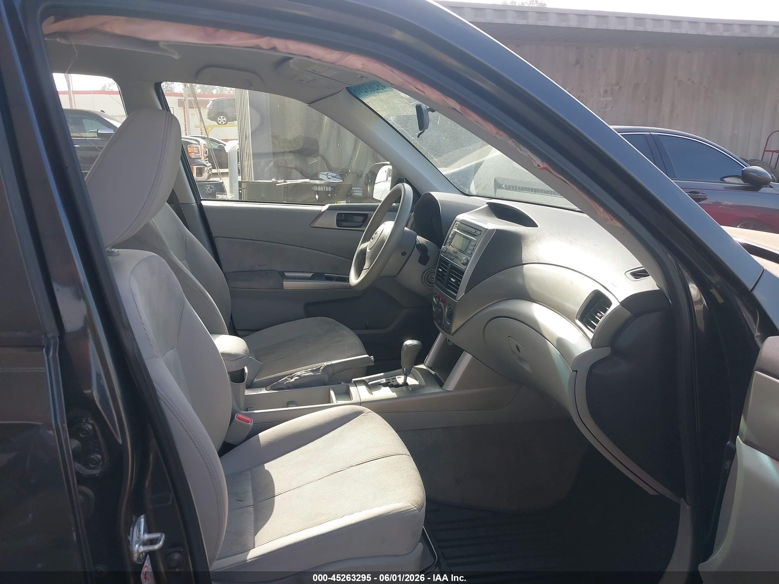 2009 Subaru Forester 2.5x Gray vin: JF2SH61639H773469