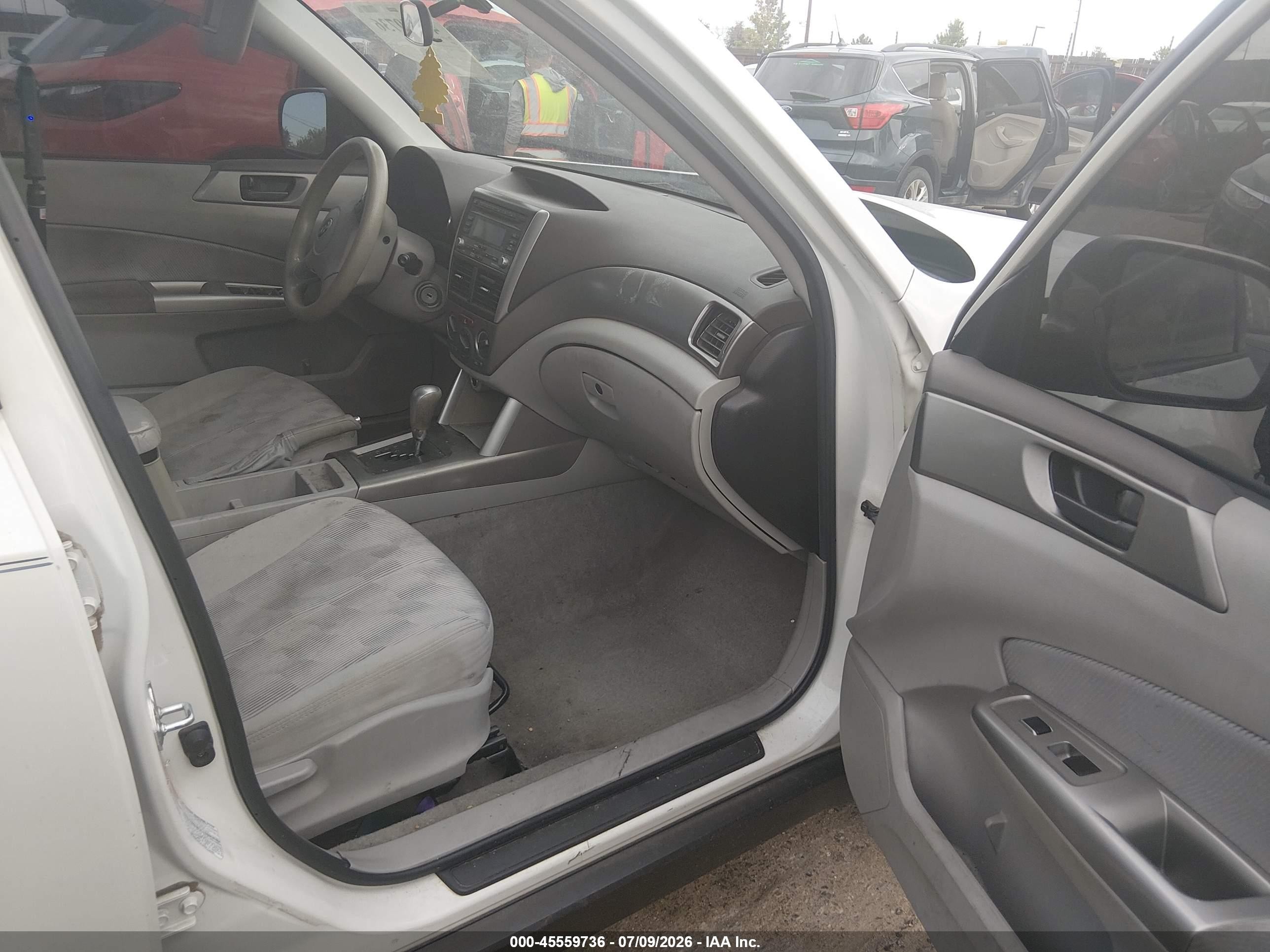2009 Subaru Forester 2.5x White vin: JF2SH61649H796758