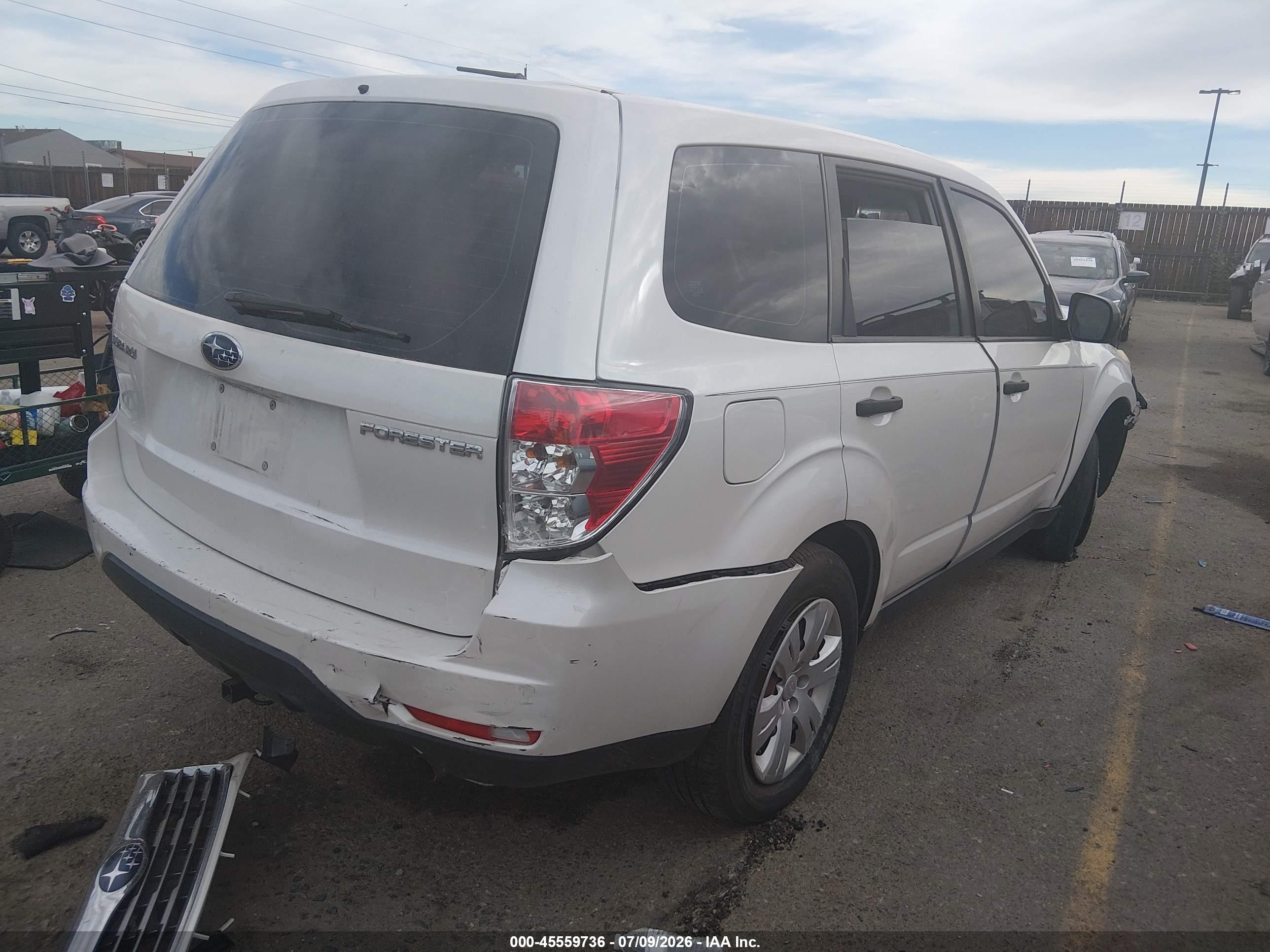 2009 Subaru Forester 2.5x White vin: JF2SH61649H796758