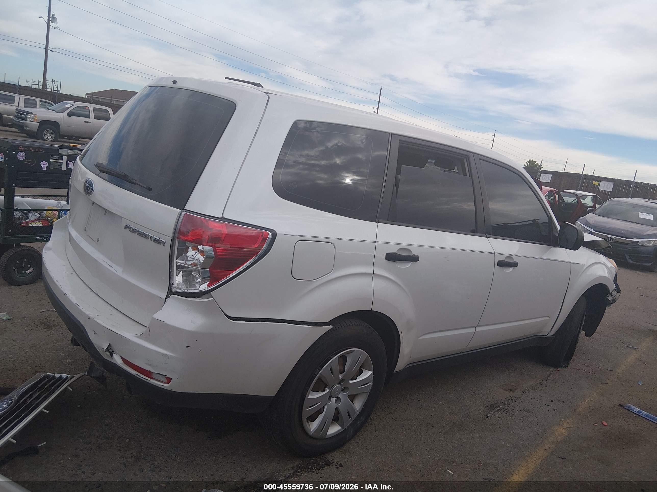 2009 Subaru Forester 2.5x White vin: JF2SH61649H796758