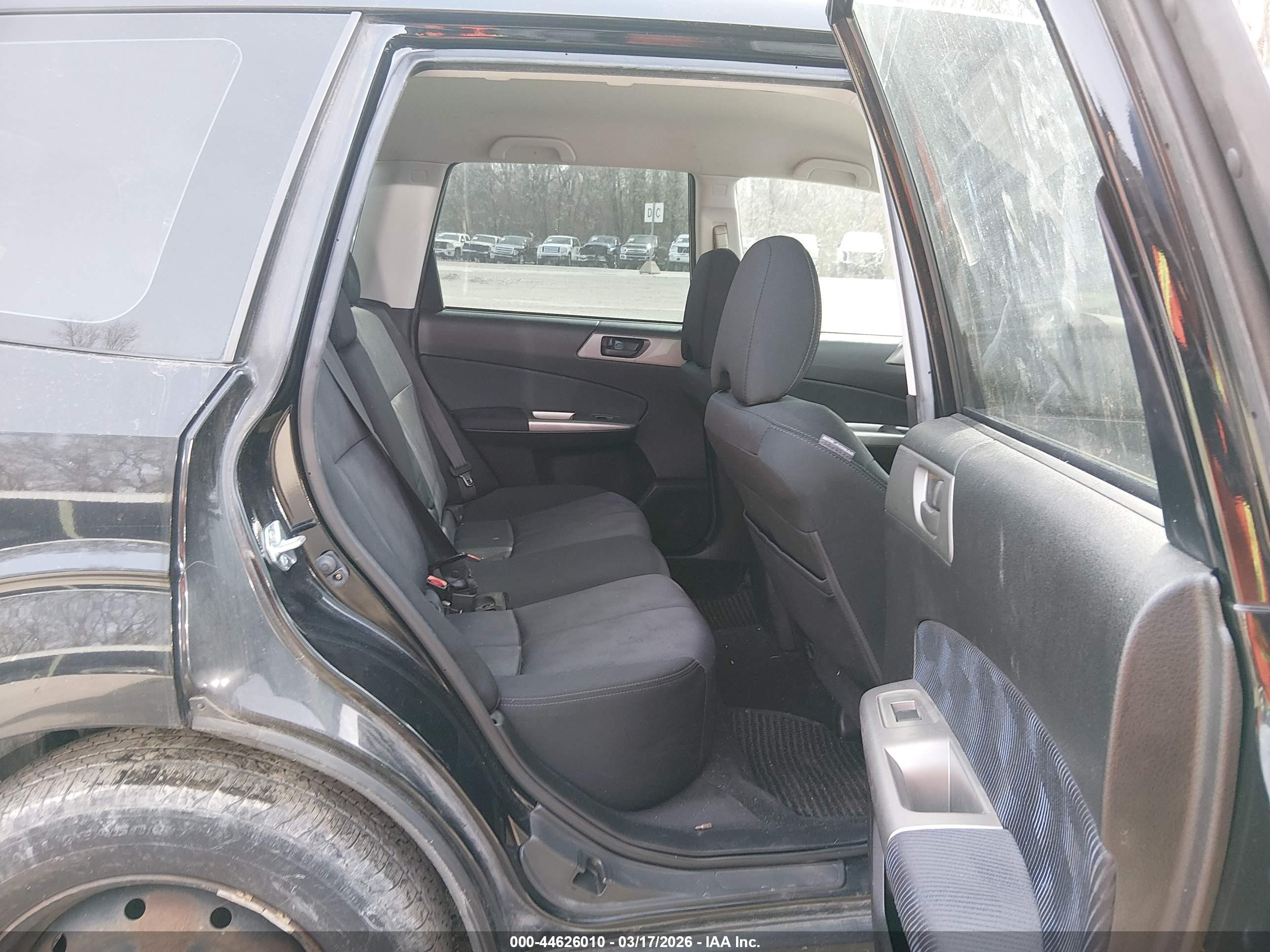 2009 Subaru Forester 2.5x Black vin: JF2SH61659H741008