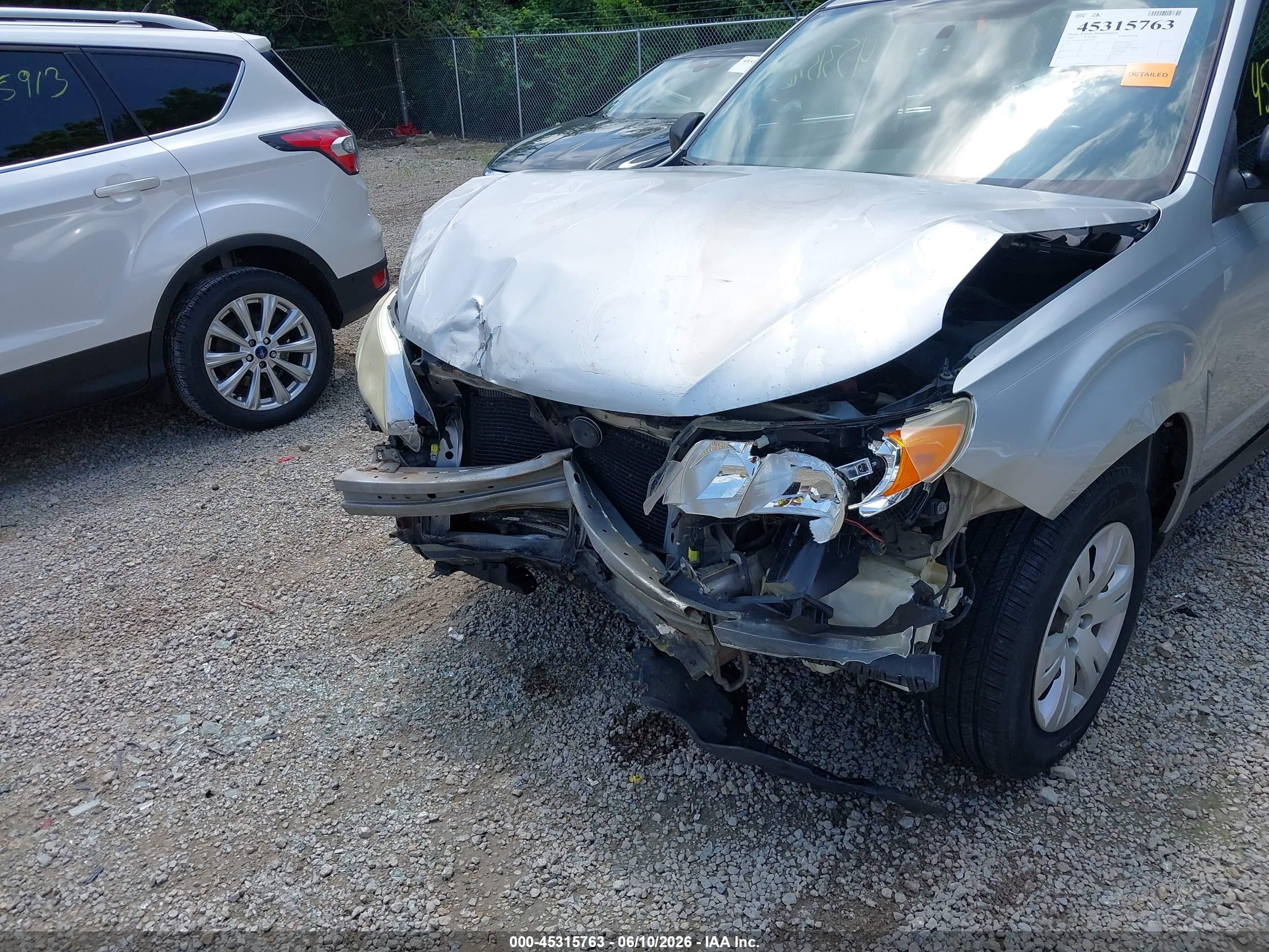 2009 Subaru Forester 2.5x Silver vin: JF2SH61659H760111